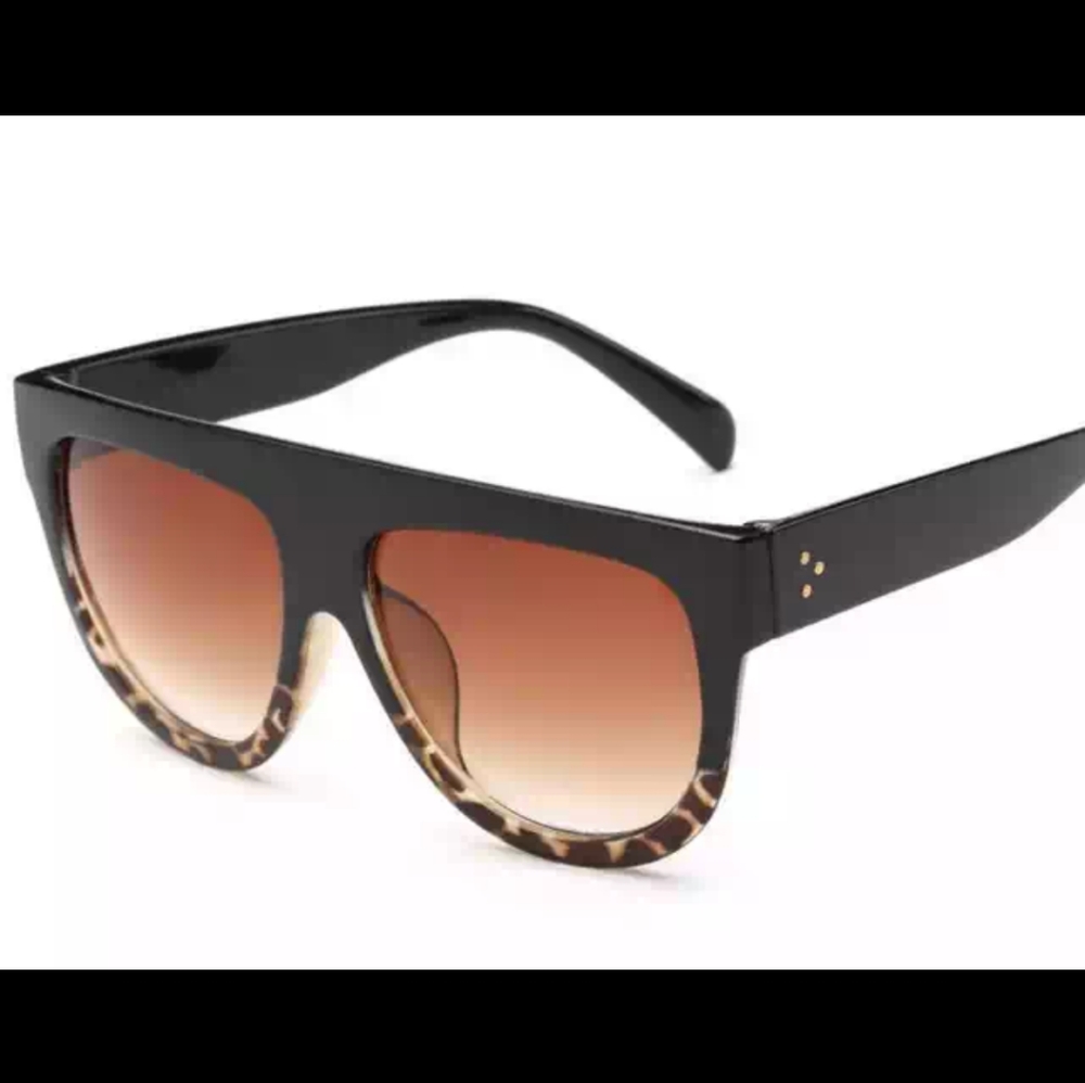 ☘️WOMEN'S  LUXURY LEOPARD TRENDY SUNGLASSES☘